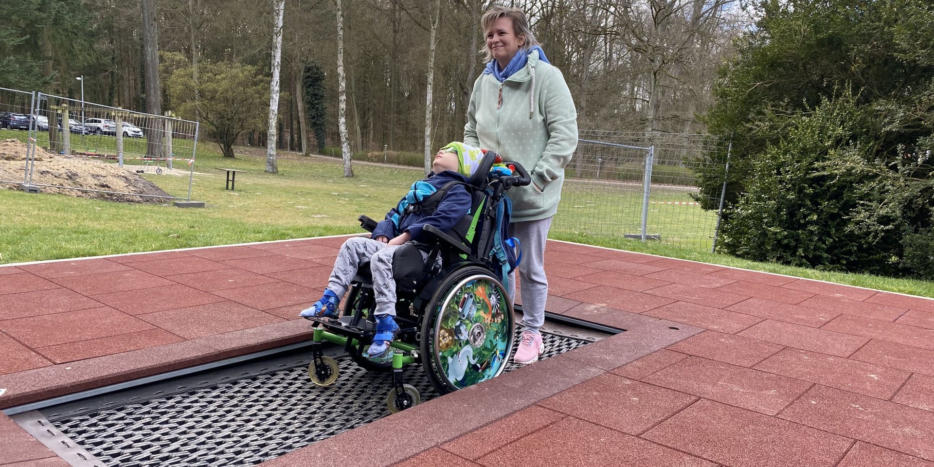 Neuer, inklusiver Spielplatz der VITREA Klinik Geesthacht eröffnet