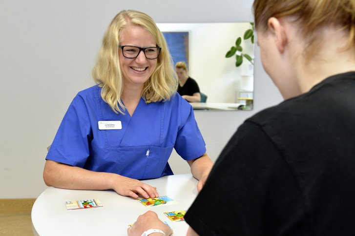 Sprachtherapie: Unterstützung des Sprechens und Schluckens